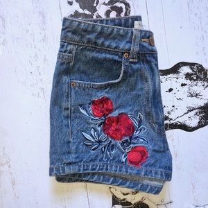 Size 2 H&M Coachella embroidered shorts